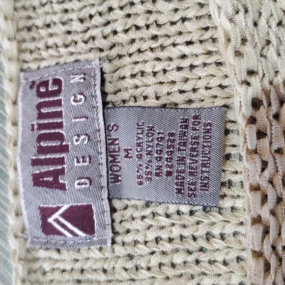 Alpine* Design Top - Picture 5 of 7